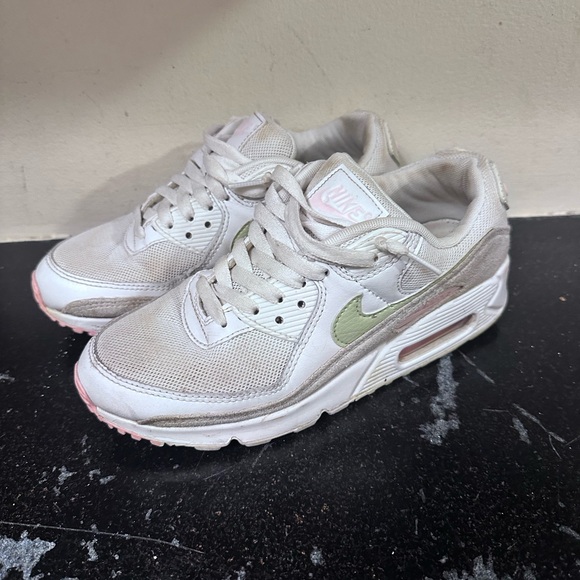 Nike Air Max Women’s Size 7.5 - Picture 1 of 6